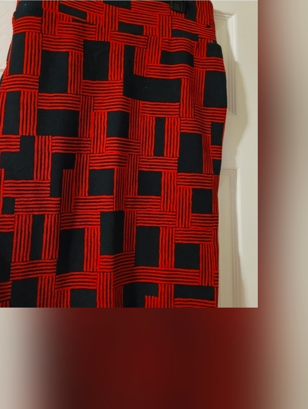 Stylish Red and Dark Green Geometric Skirt - Picture 2 of 5